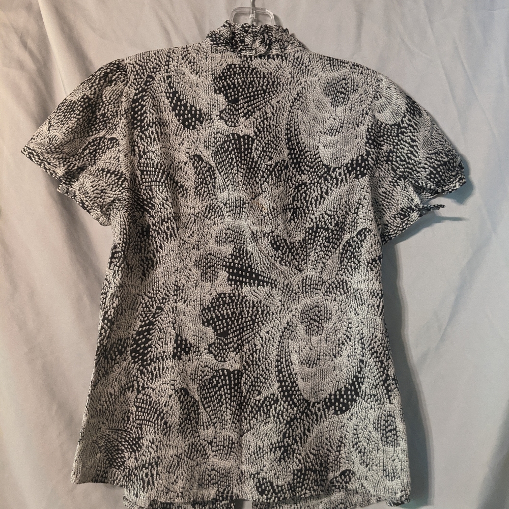 Short sleeve button down - Picture 2 of 5